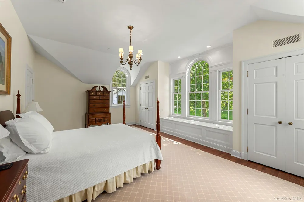336 Cantitoe Street Bedford Hills, NY 10507