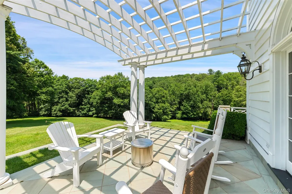 336 Cantitoe Street Bedford Hills, NY 10507