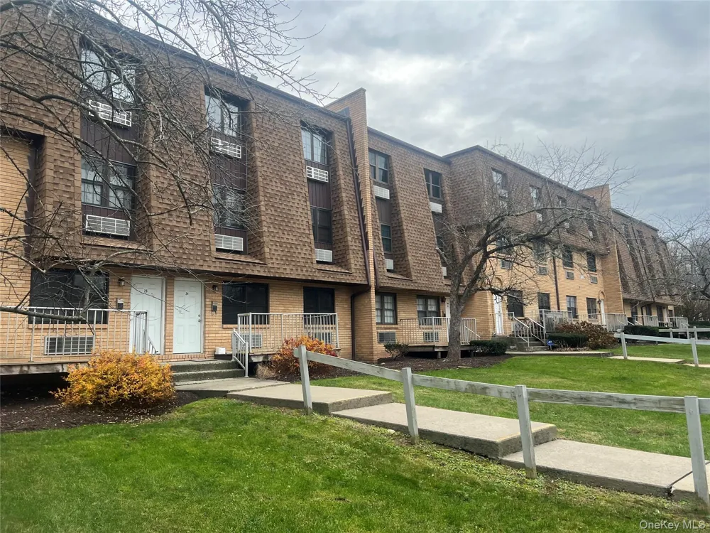 408 Carpenter Avenue #24 Newburgh, NY 12550