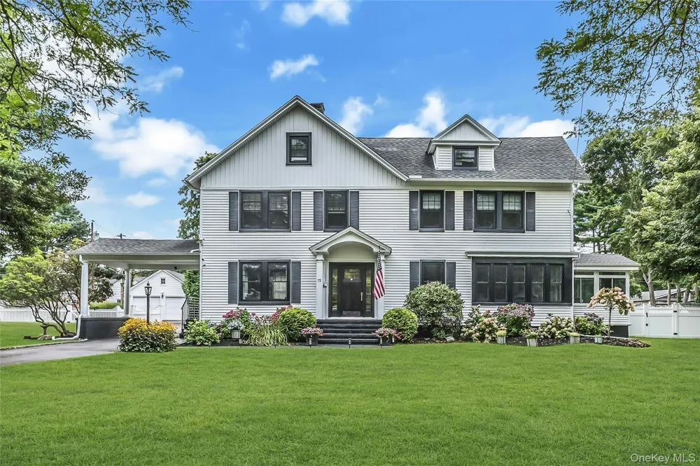75 S Penataquit Avenue Bay Shore, NY 11706