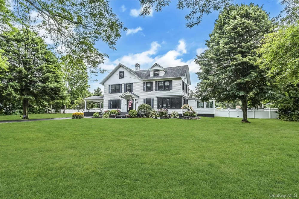 75 S Penataquit Avenue Bay Shore, NY 11706