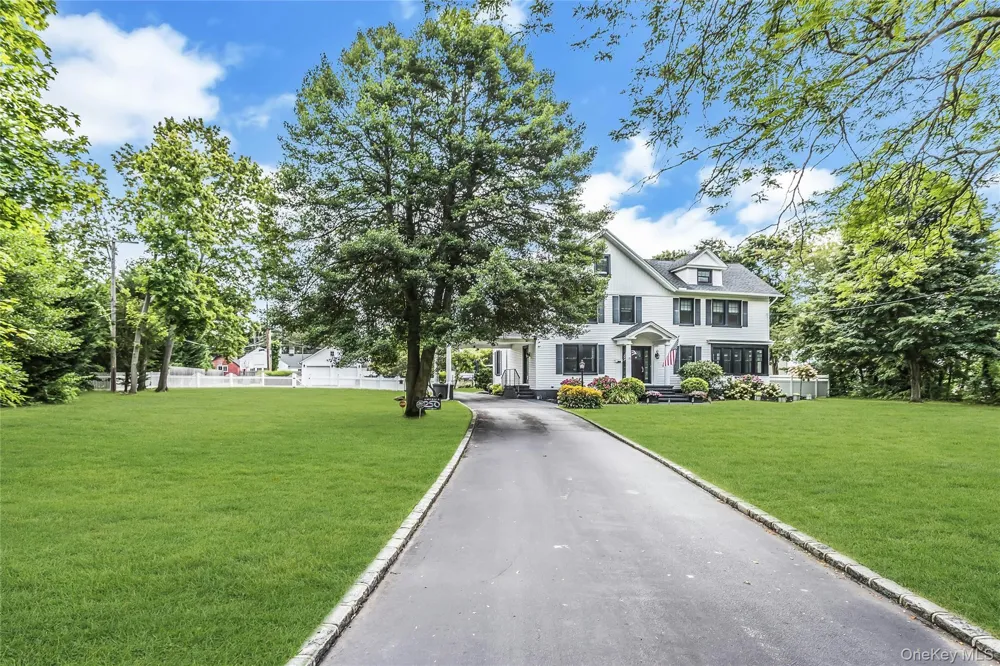 75 S Penataquit Avenue Bay Shore, NY 11706