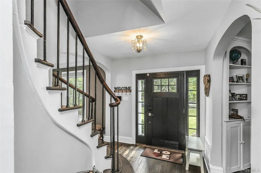 75 S Penataquit Avenue Bay Shore, NY 11706