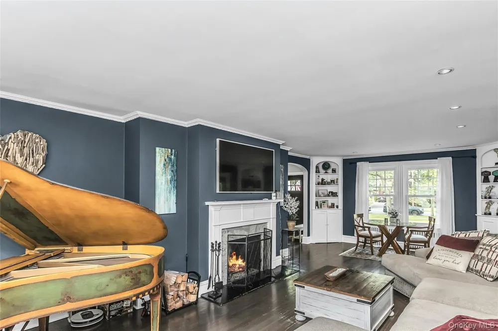 75 S Penataquit Avenue Bay Shore, NY 11706
