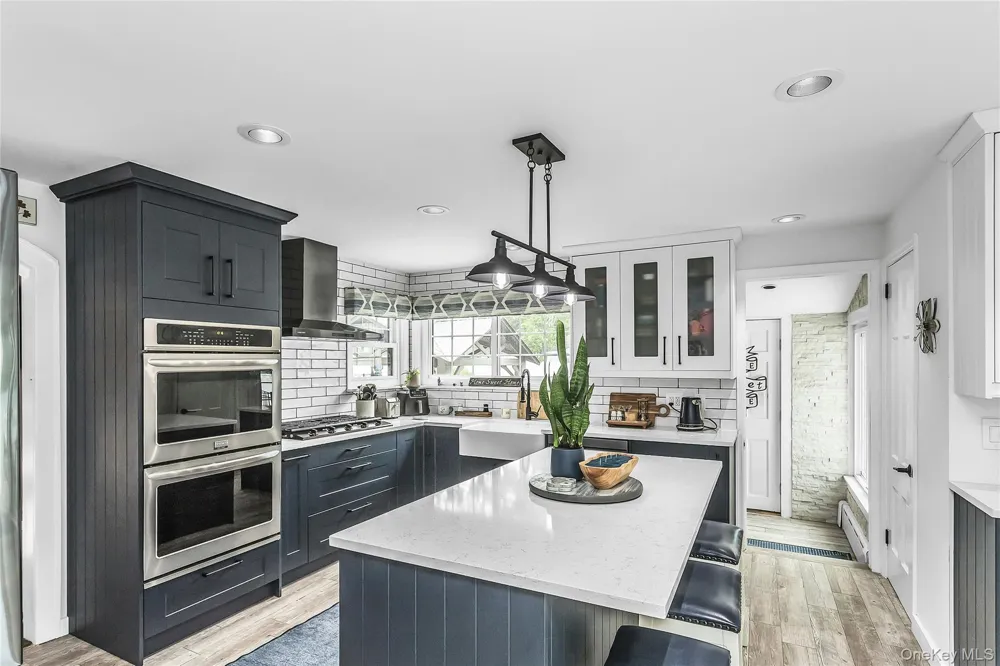 75 S Penataquit Avenue Bay Shore, NY 11706