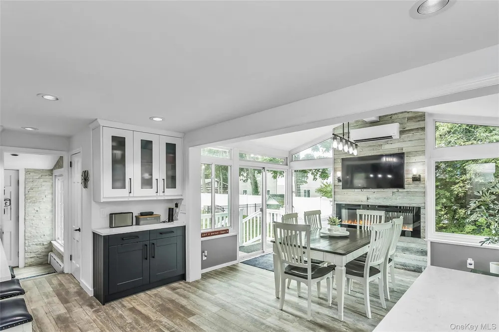 75 S Penataquit Avenue Bay Shore, NY 11706