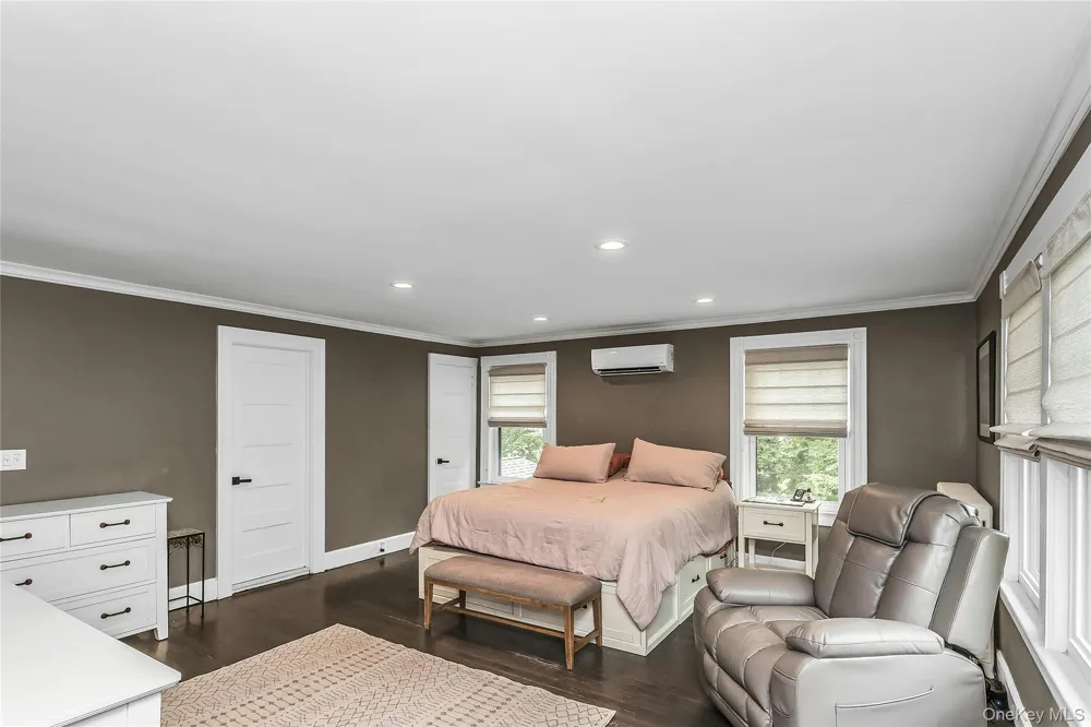 75 S Penataquit Avenue Bay Shore, NY 11706