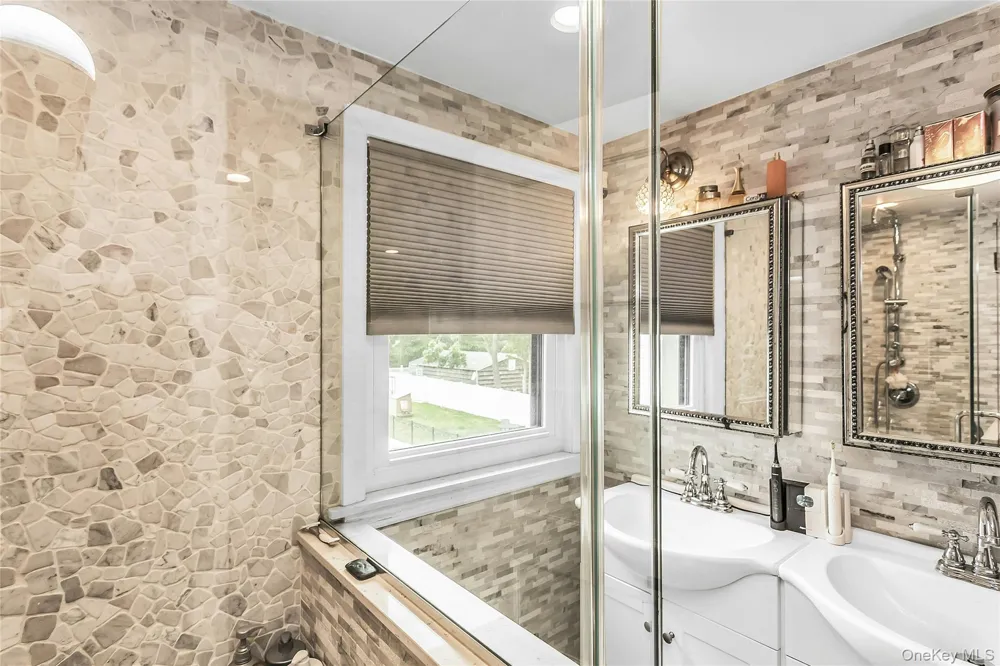 75 S Penataquit Avenue Bay Shore, NY 11706