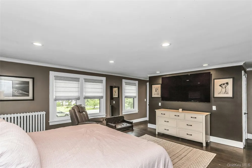 75 S Penataquit Avenue Bay Shore, NY 11706