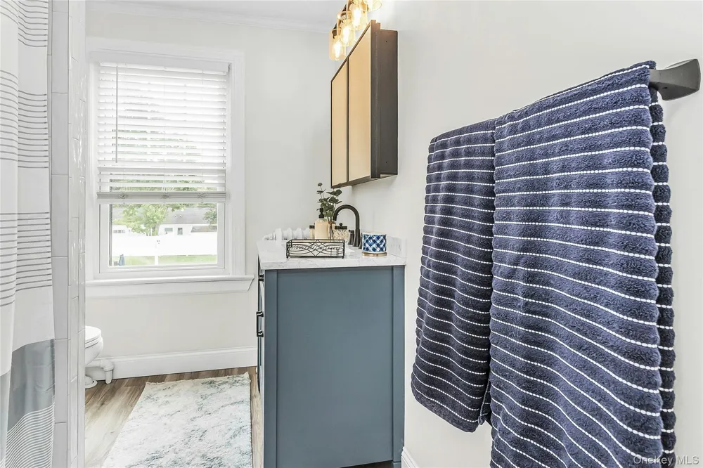 75 S Penataquit Avenue Bay Shore, NY 11706
