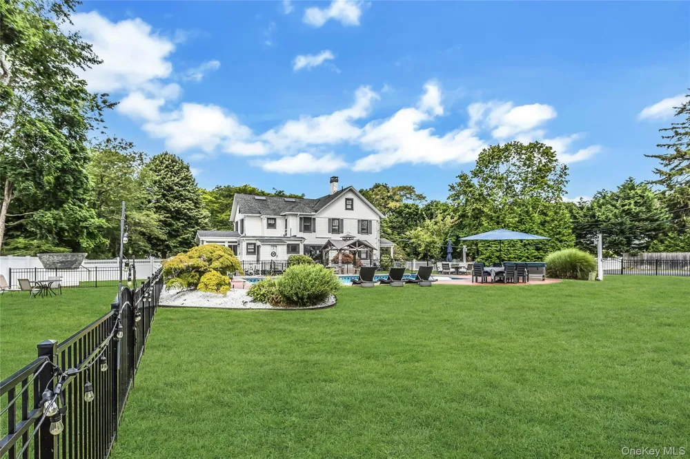 75 S Penataquit Avenue Bay Shore, NY 11706