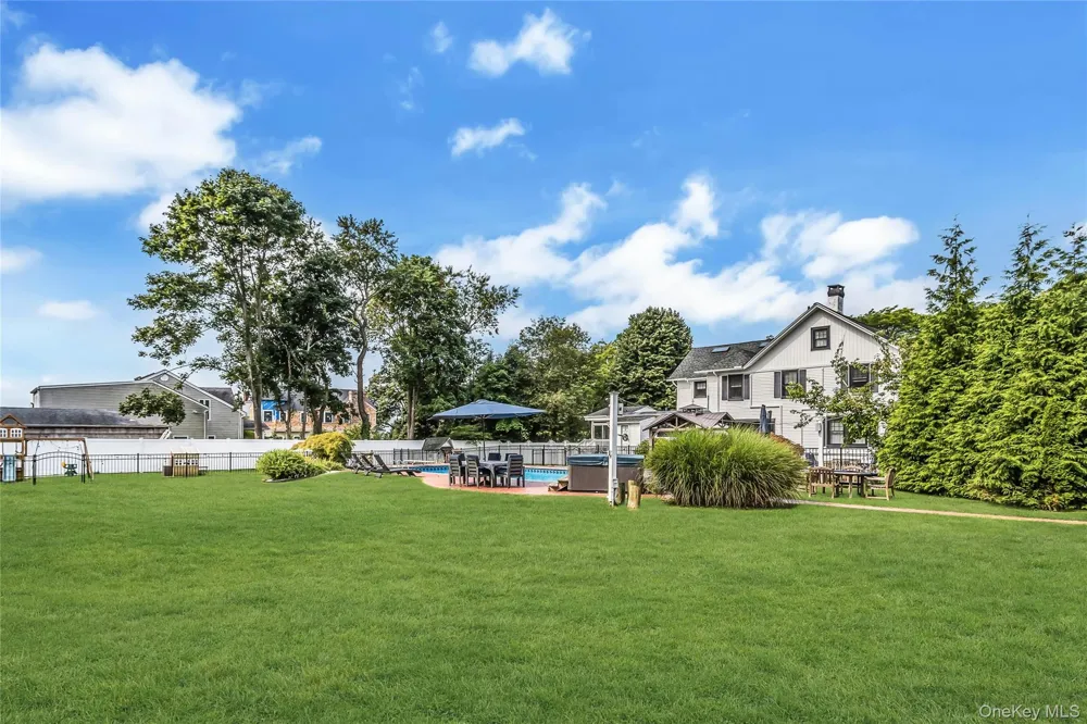 75 S Penataquit Avenue Bay Shore, NY 11706