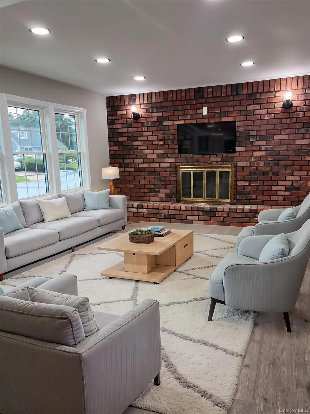 98 Beecher Road North Babylon, NY 11703