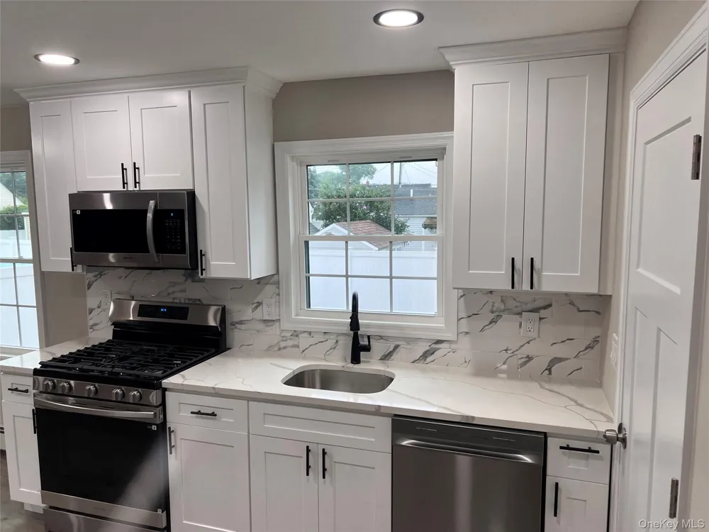 98 Beecher Road North Babylon, NY 11703