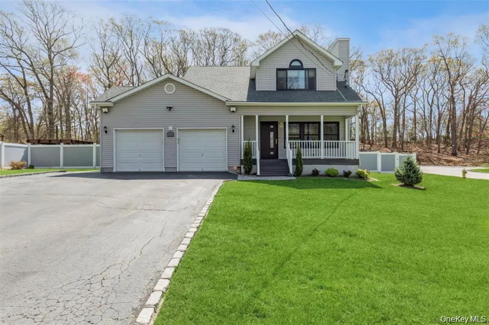 12 Midvale Avenue Port Jefferson Station, NY 11776