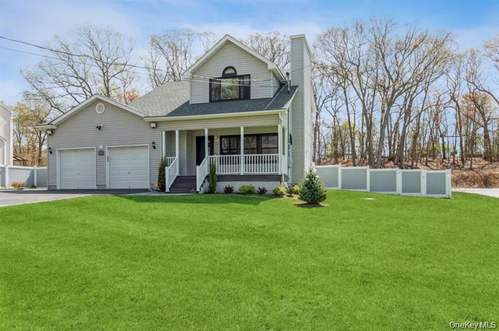 12 Midvale Avenue Port Jefferson Station, NY 11776