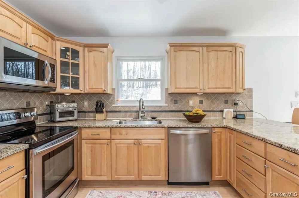 12 Midvale Avenue Port Jefferson Station, NY 11776