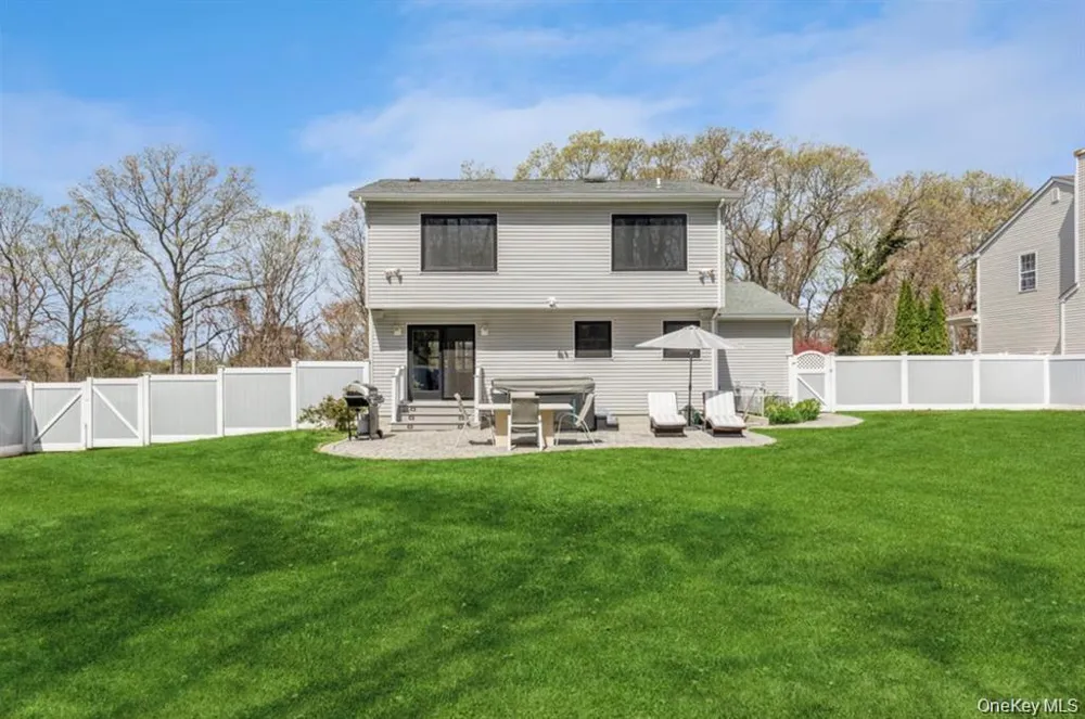 12 Midvale Avenue Port Jefferson Station, NY 11776