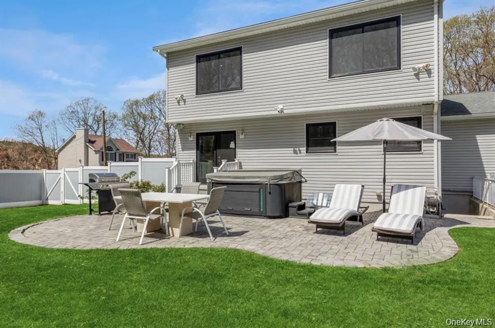 12 Midvale Avenue Port Jefferson Station, NY 11776
