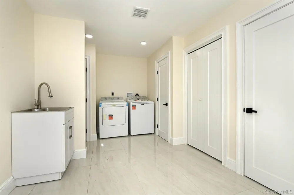 3 Jacobs Path Melville, NY 11747