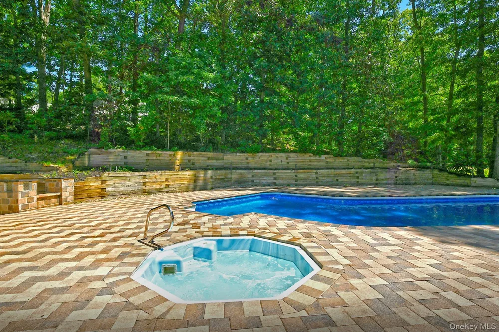 3 Jacobs Path Melville, NY 11747