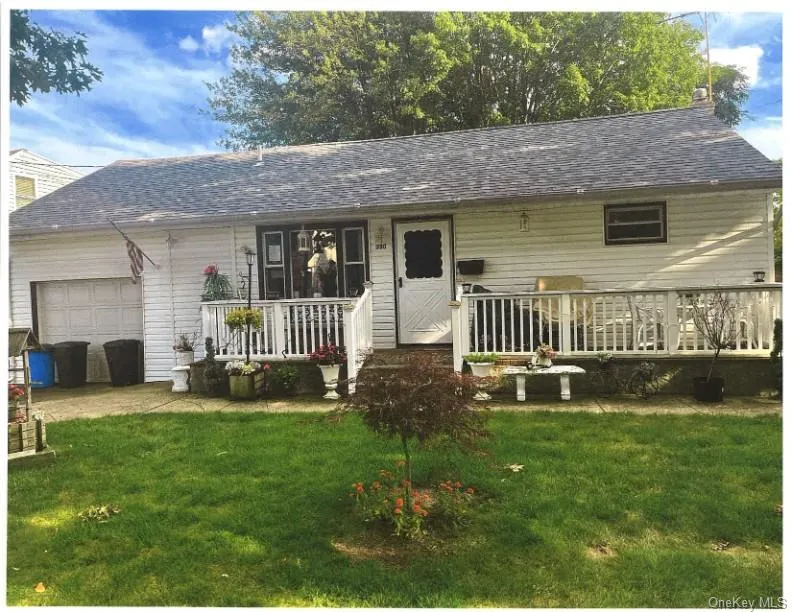 330 Florida Avenue Copiague, NY 11726