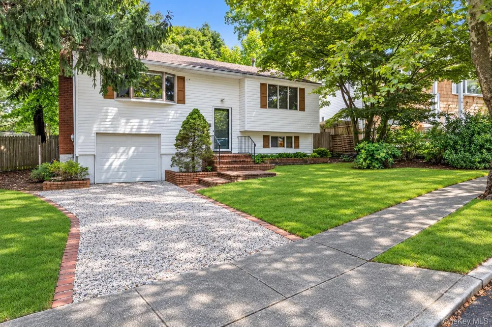 34 Penny Drive Huntington Station, NY 11746
