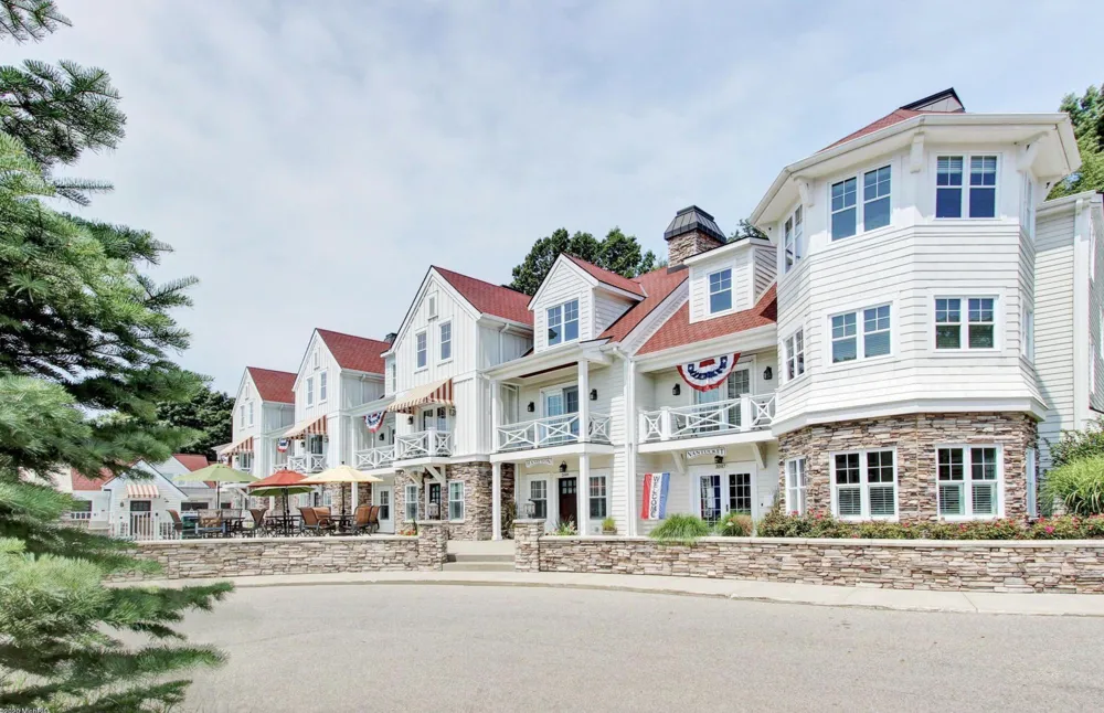 2057 Lake Street #6J Holland, MI 49424
