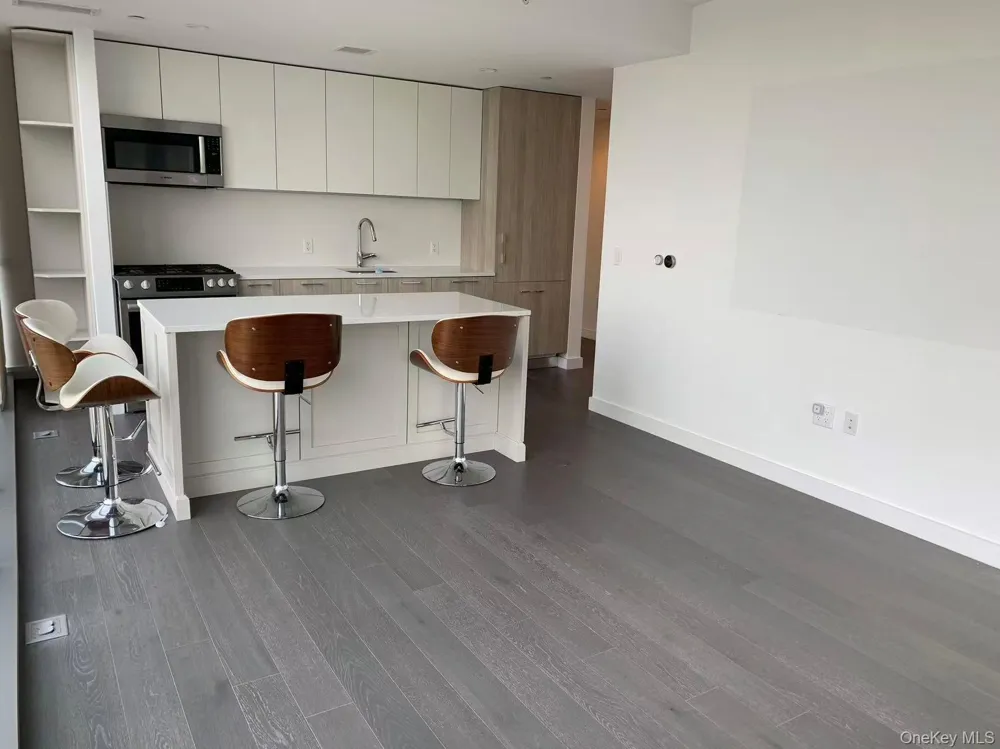 131-03 40th Road #12N Flushing, NY 11354