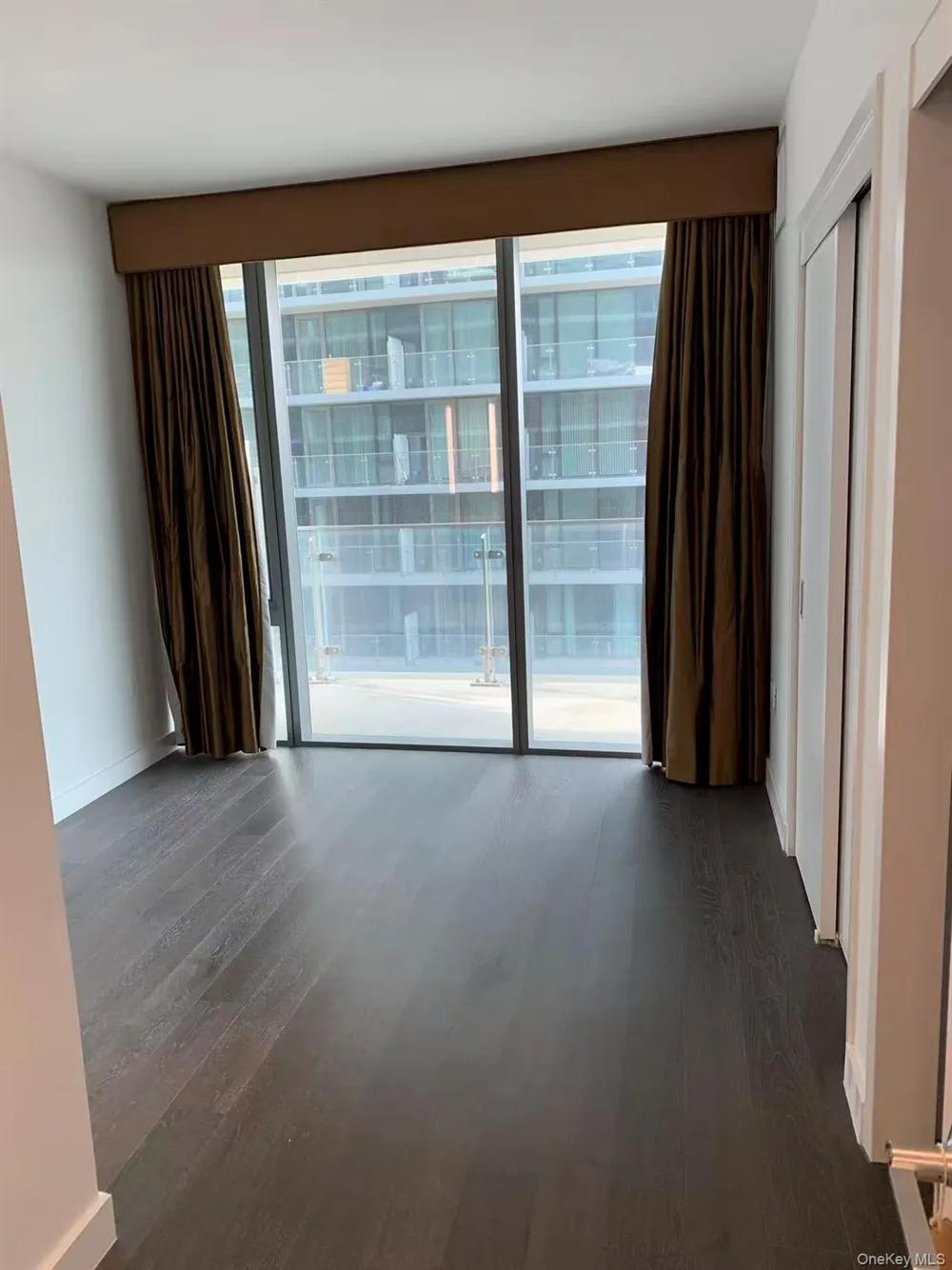 131-03 40th Road #12N Flushing, NY 11354