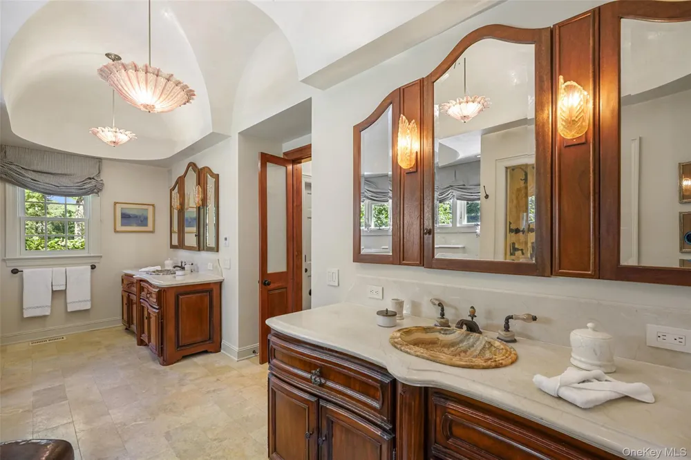 29 Upper Hook Road Katonah, NY 10536