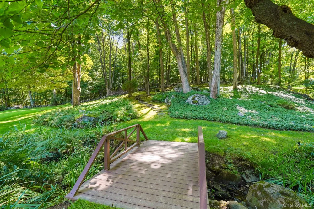 29 Upper Hook Road Katonah, NY 10536