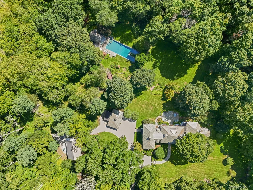29 Upper Hook Road Katonah, NY 10536