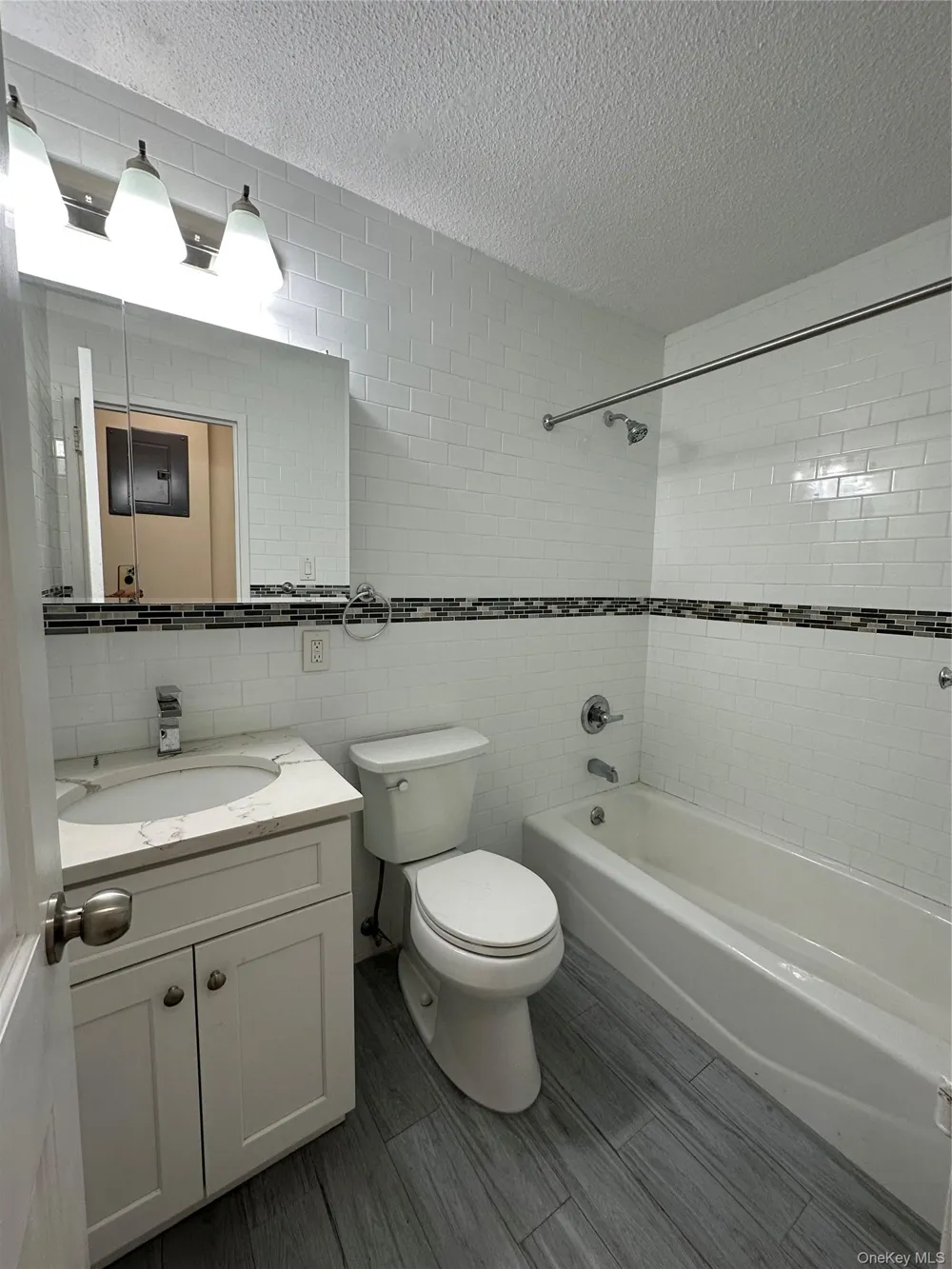 41-40 union Street #2O Flushing, NY 11355
