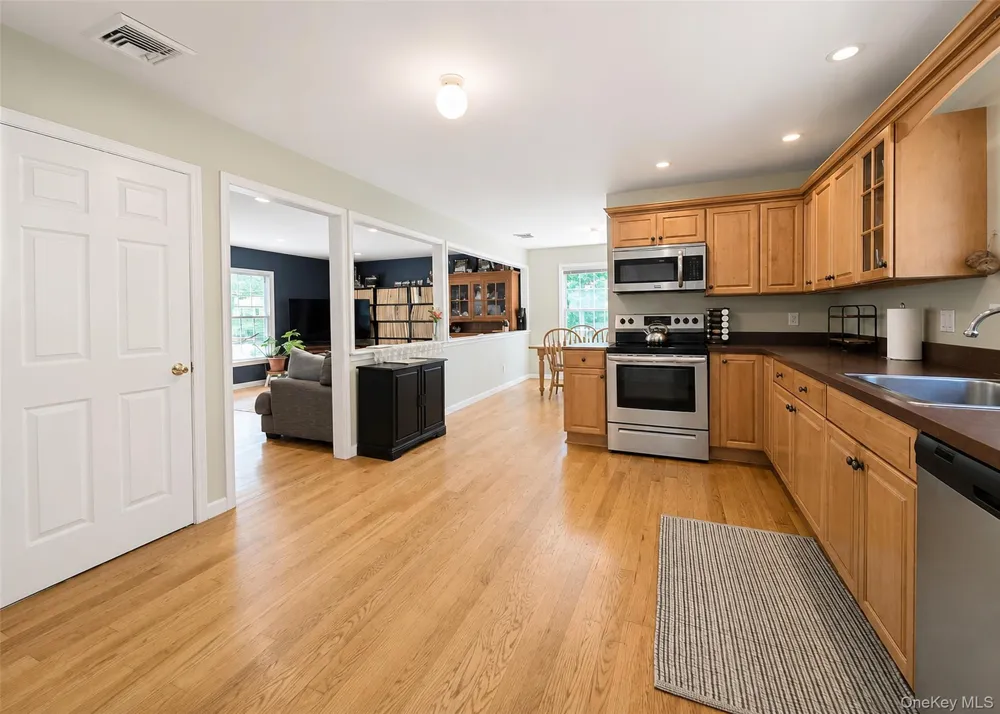 21 Sailer Street Saint James, NY 11780