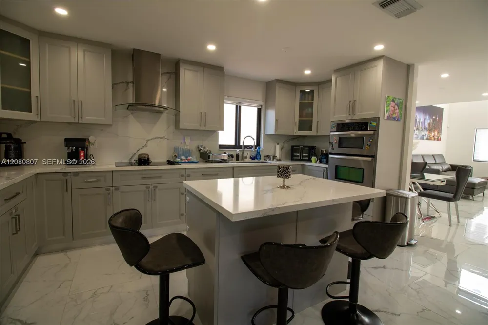 6332 SW 151st Pl Miami, FL 33193