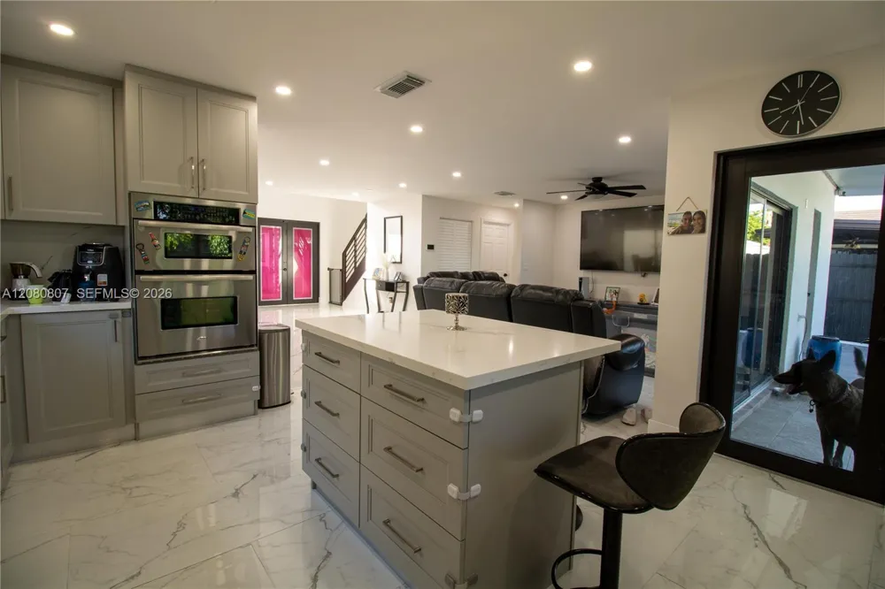 6332 SW 151st Pl Miami, FL 33193