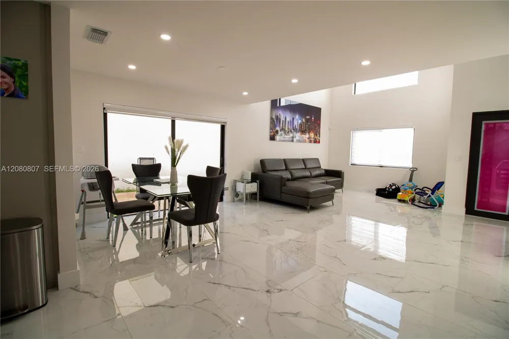 6332 SW 151st Pl Miami, FL 33193