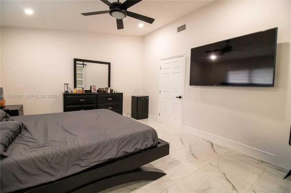 6332 SW 151st Pl Miami, FL 33193