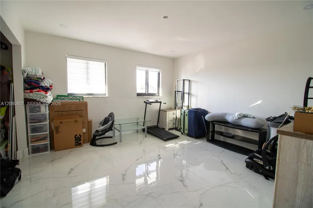 6332 SW 151st Pl Miami, FL 33193