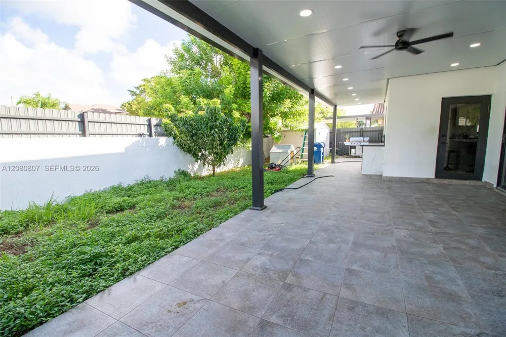 6332 SW 151st Pl Miami, FL 33193