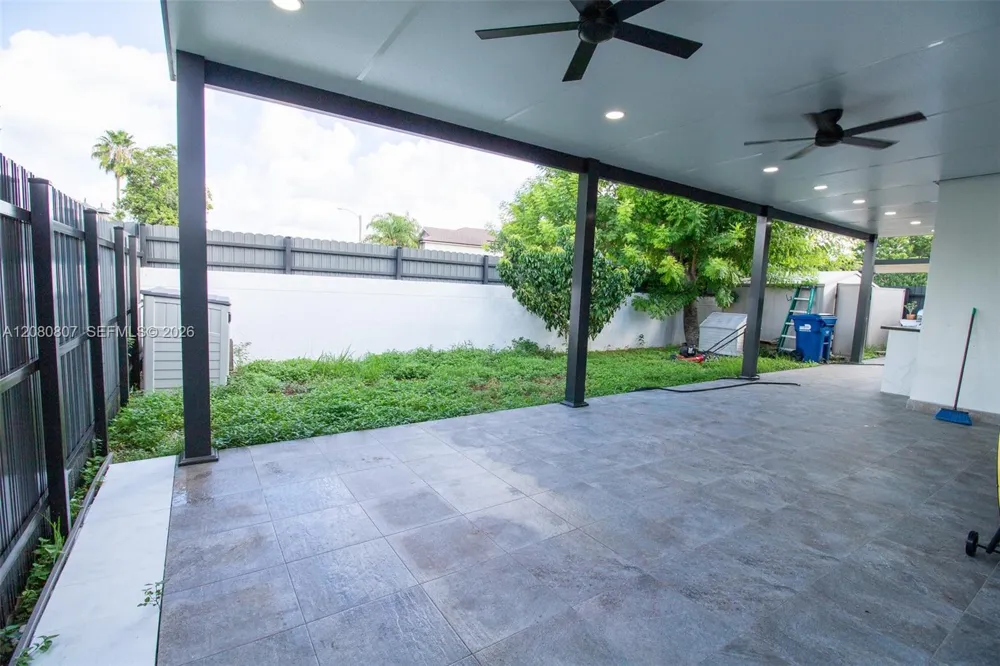 6332 SW 151st Pl Miami, FL 33193