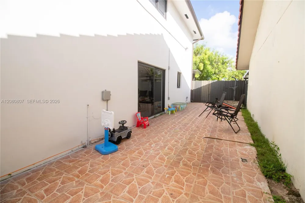 6332 SW 151st Pl Miami, FL 33193
