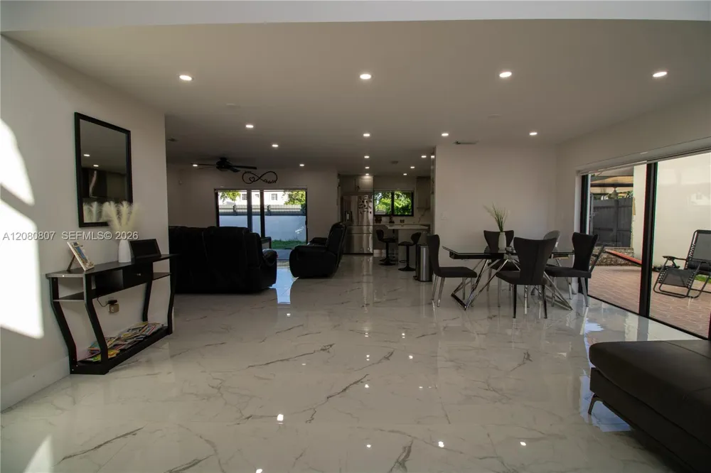6332 SW 151st Pl Miami, FL 33193