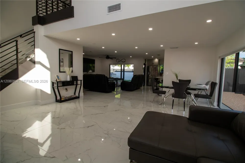 6332 SW 151st Pl Miami, FL 33193