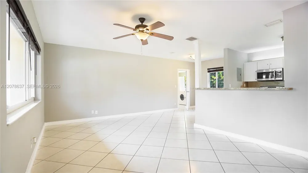 903 NE 2nd St Hallandale Beach, FL 33009