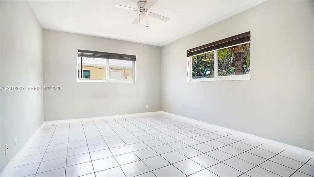 903 NE 2nd St Hallandale Beach, FL 33009