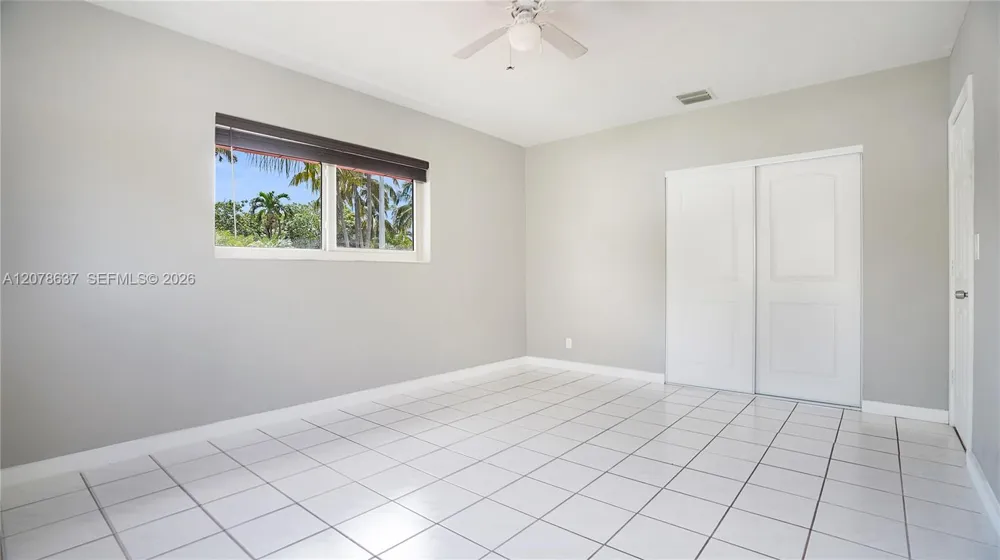 903 NE 2nd St Hallandale Beach, FL 33009