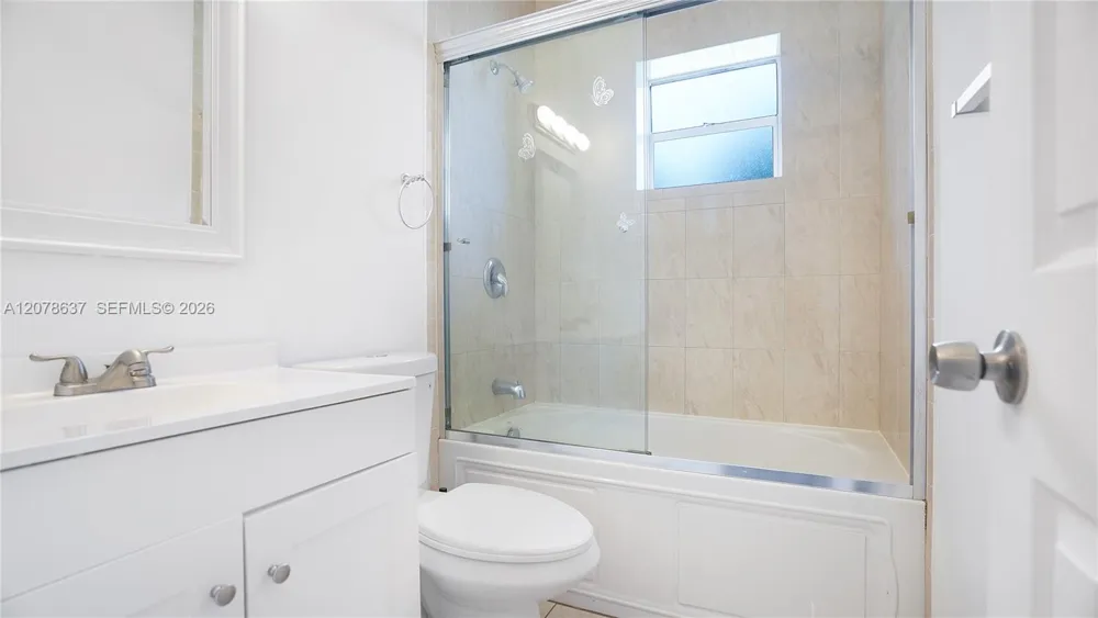 903 NE 2nd St Hallandale Beach, FL 33009