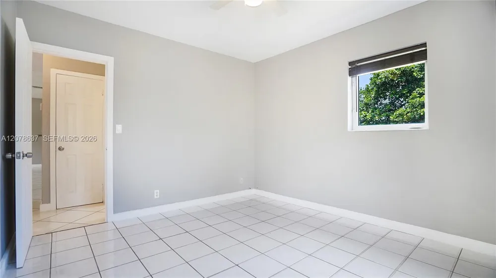 903 NE 2nd St Hallandale Beach, FL 33009